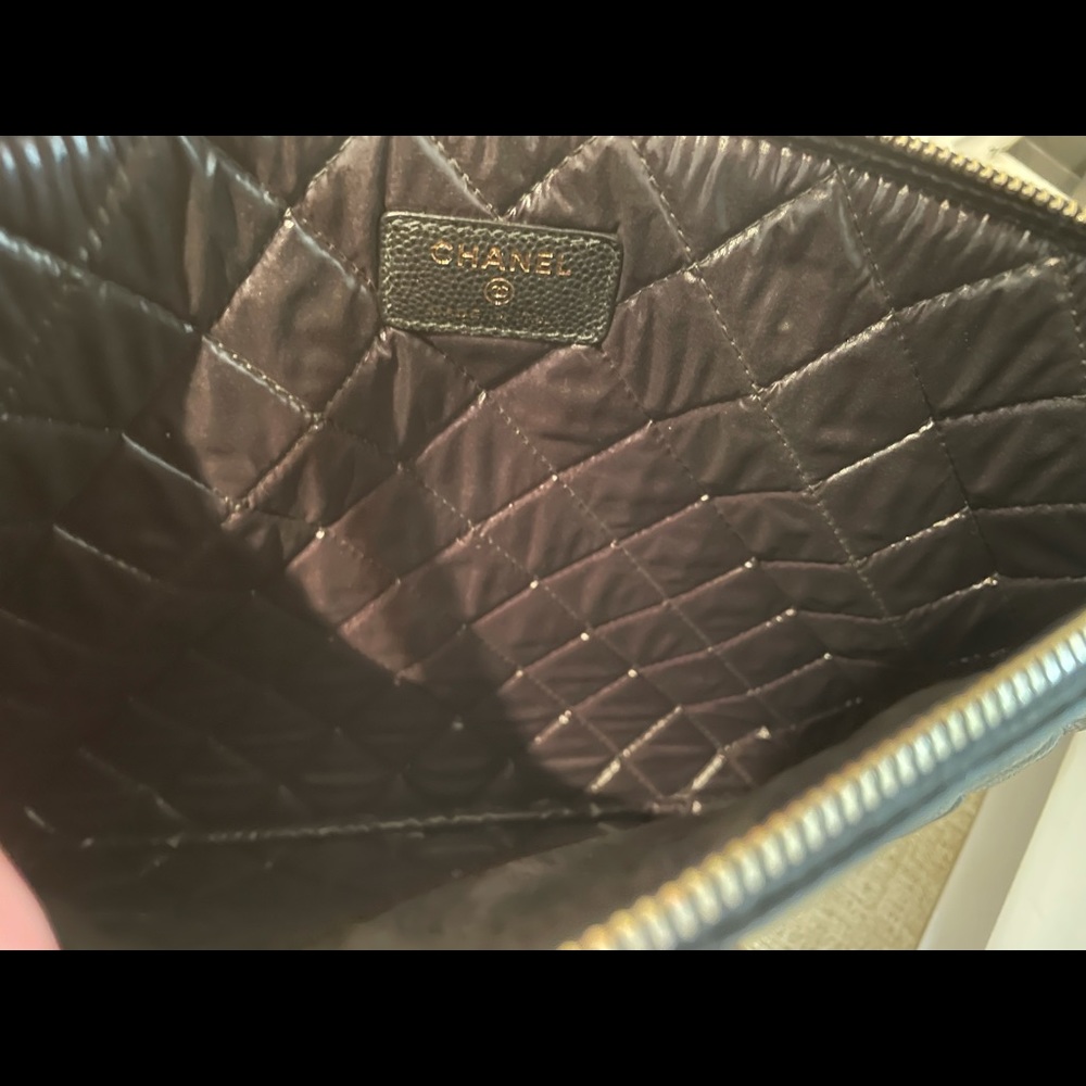 Chanel Chanel Boy O Case Clutch Quilted Caviar Medium - Picture 4 of 11
